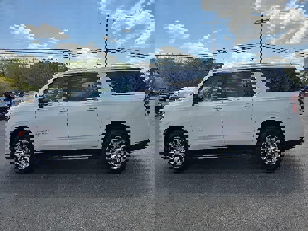 Used 2023 Chevrolet Suburban Premier image 6