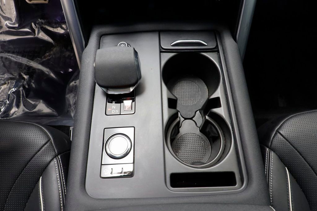 Used 2023 Land Rover Discovery HSE R-Dynamic image 14