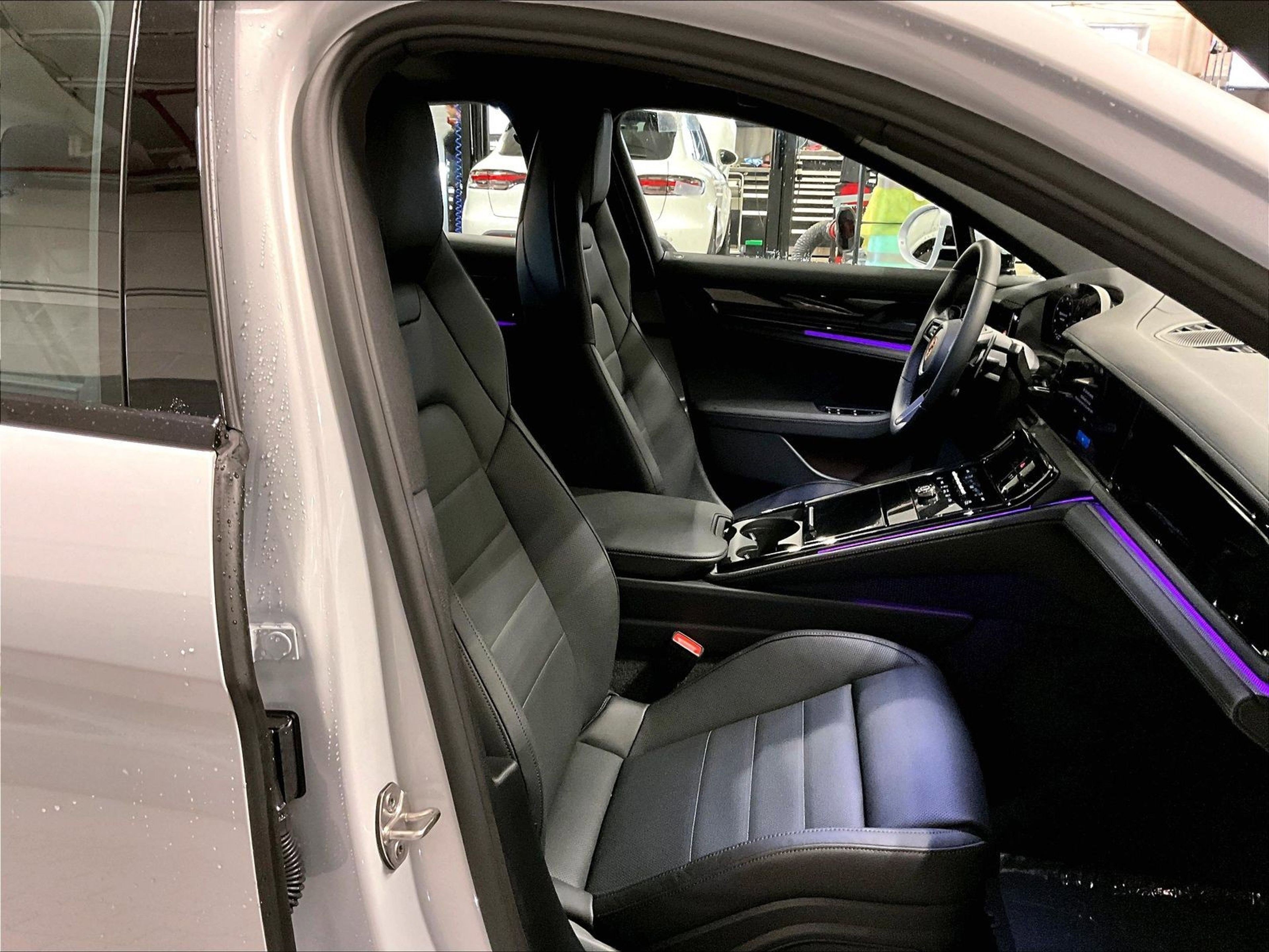 New 2026 Porsche Panamera 4 image 10