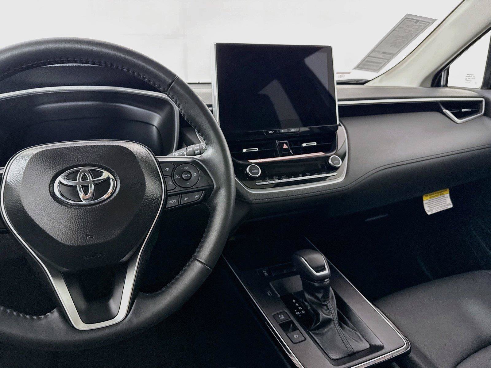 Certified 2026 Toyota Corolla Cross XLE w/ Convenience Package FWD image 33