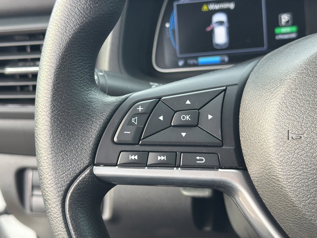 Used 2024 Nissan Leaf S image 17