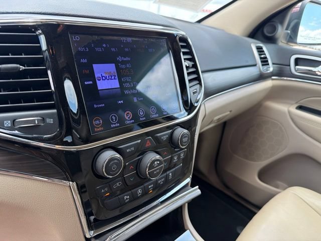 Used 2019 Jeep Grand Cherokee Limited w/ Trailer Tow Group IV AWD/4WD image 17