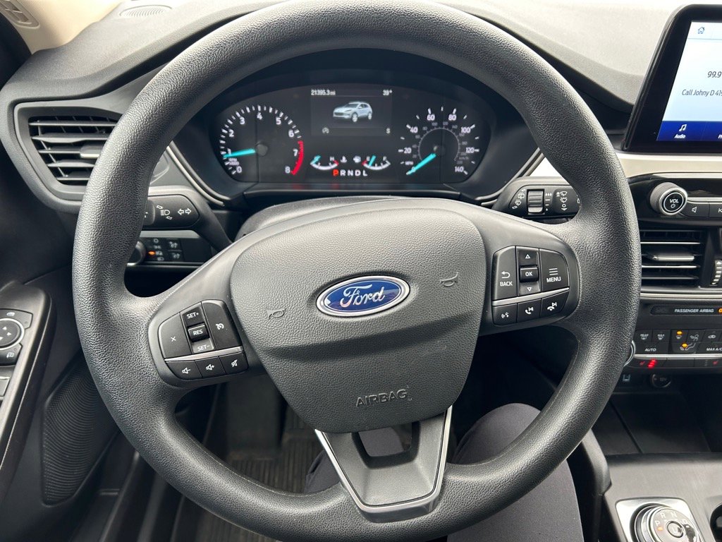 Used 2020 Ford Escape SE image 17