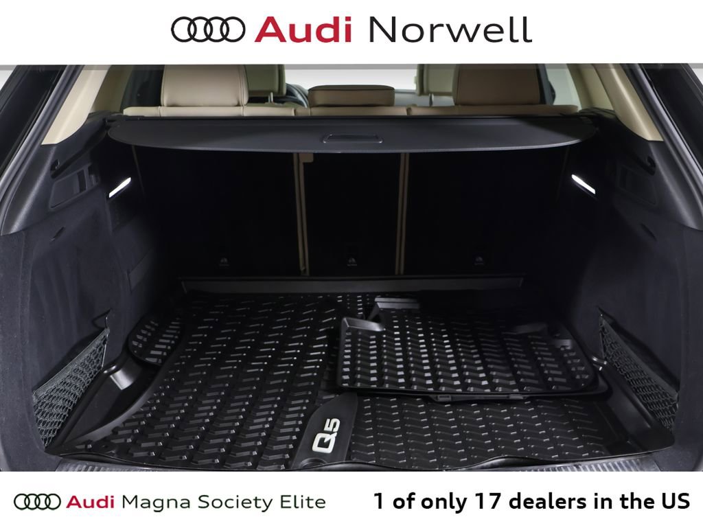 Used 2021 Audi Q5 Prestige w/ Prestige Package image 16