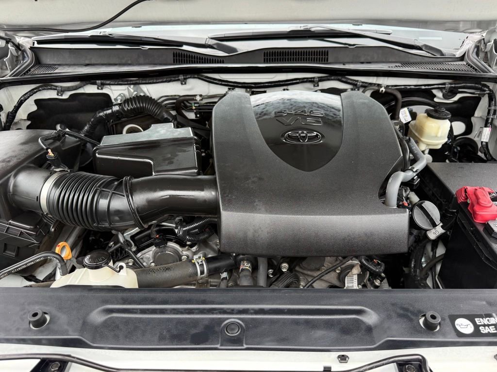 Certified 2018 Toyota Tacoma SR5 RWD image 30