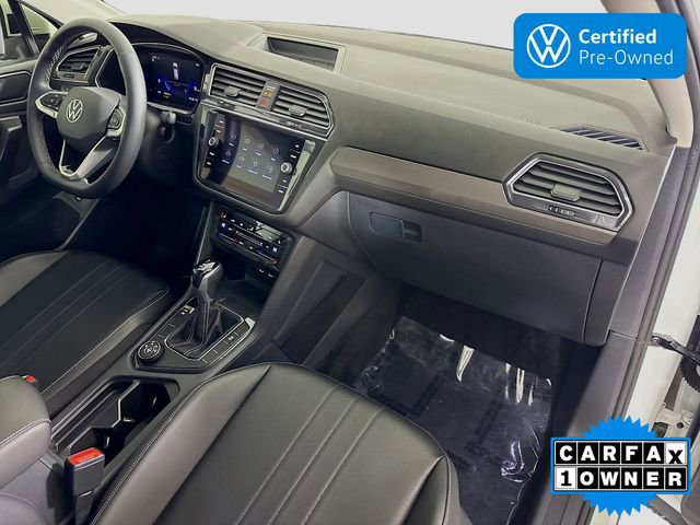 Certified 2022 Volkswagen Tiguan SE image 30