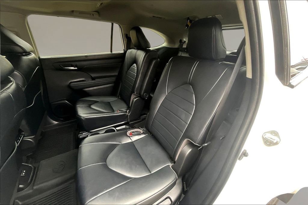 Used 2022 Toyota Highlander XLE image 22