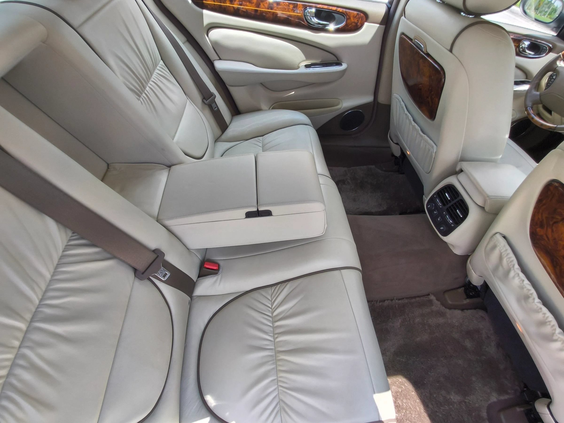 Used 2006 Jaguar XJ Vanden Plas RWD image 36