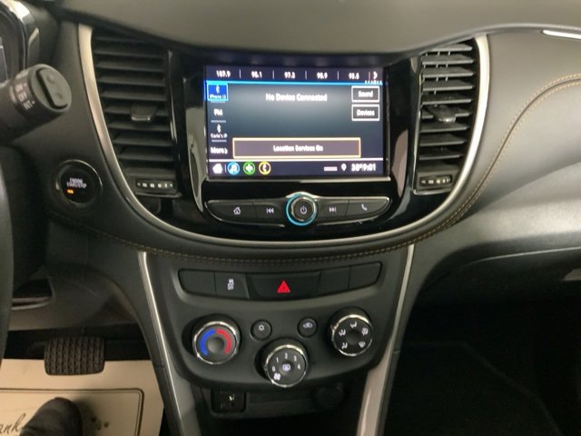 Used 2022 Chevrolet Trax LT w/ LT Convenience Package image 14