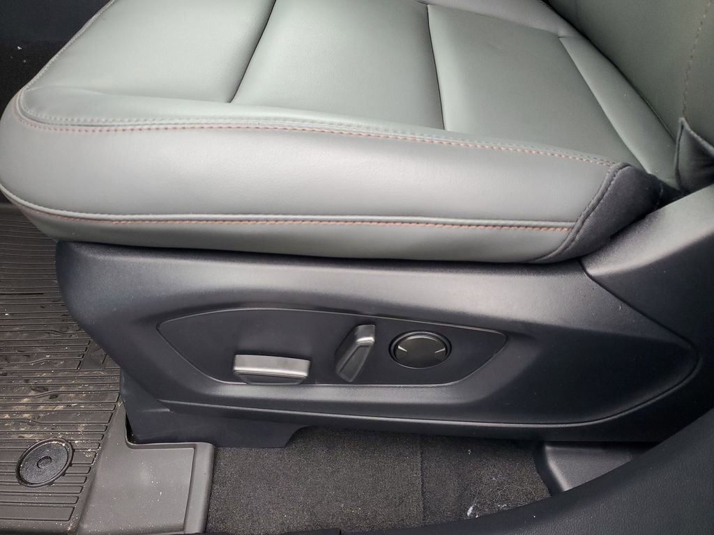 New 2026 Ford Explorer Active w/ Active Comfort Package image 10