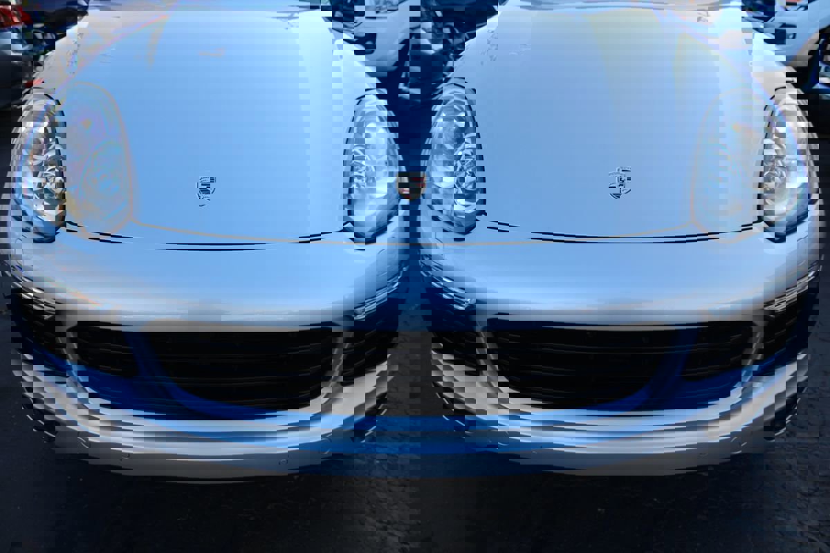 Used 2018 Porsche Cayenne Platinum Edition image 9