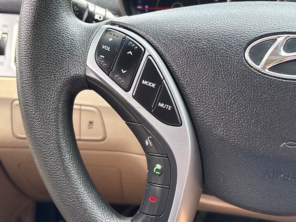 Used 2015 Hyundai Elantra SE w/ Option Group 02 FWD image 16