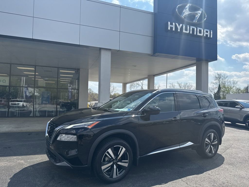 Used 2023 Nissan Rogue SL image 1