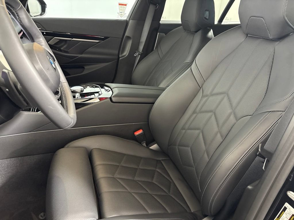 Certified 2026 BMW 530i w/ Premium Package RWD image 24