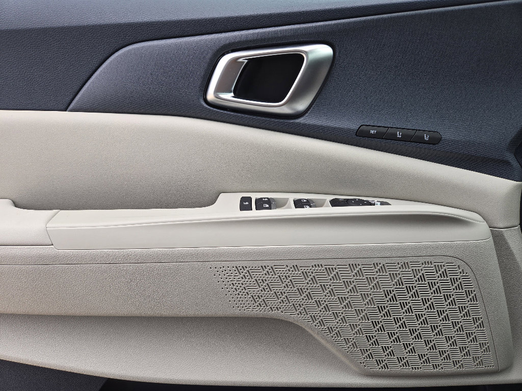 New 2026 Kia Carnival EX image 16