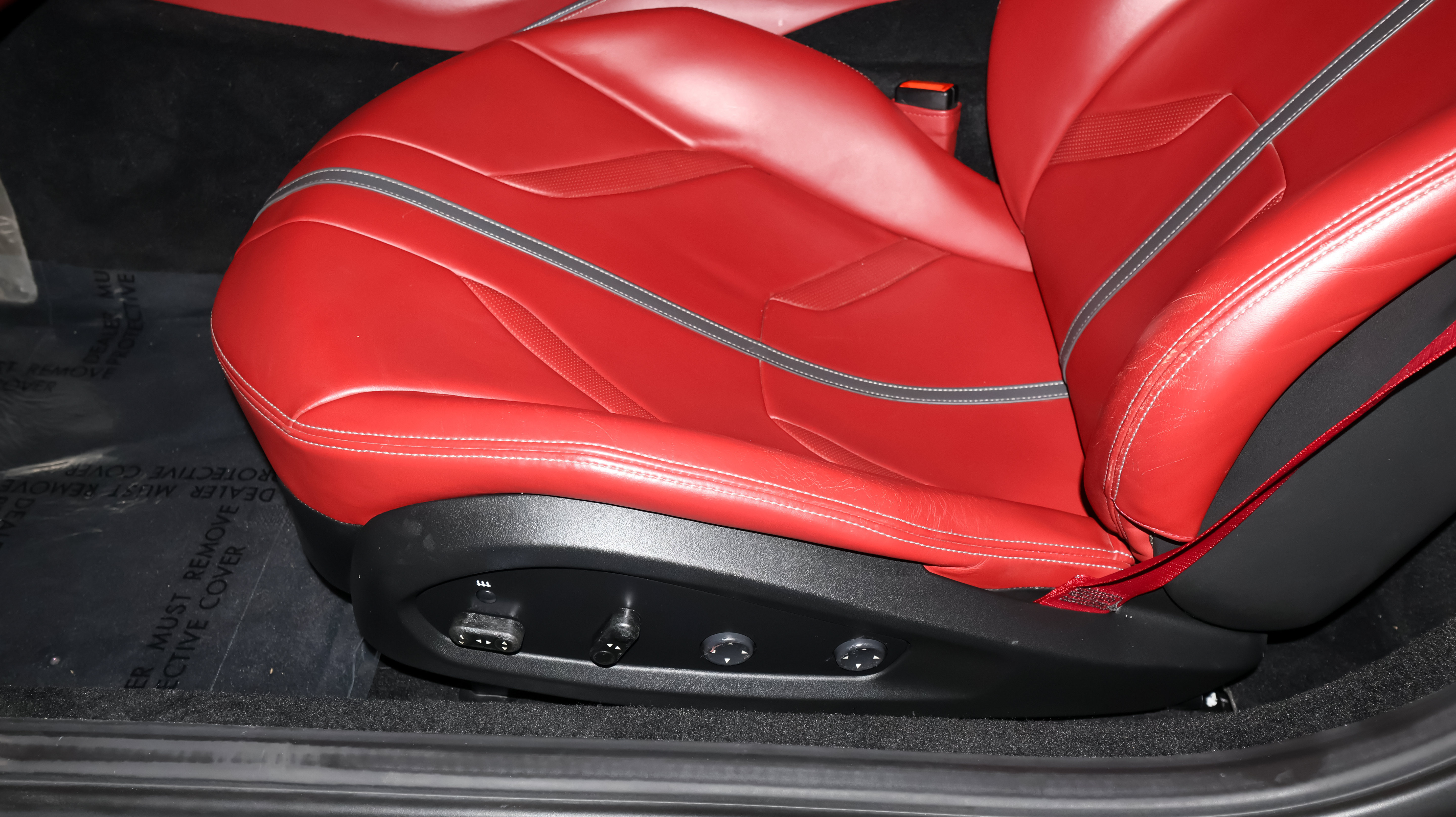 Used 2019 Ferrari 812 Superfast RWD image 15