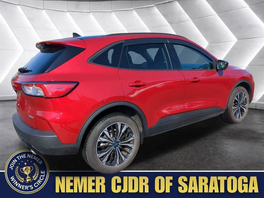 Used 2022 Ford Escape SE w/ SE Sport Appearance Package image 6