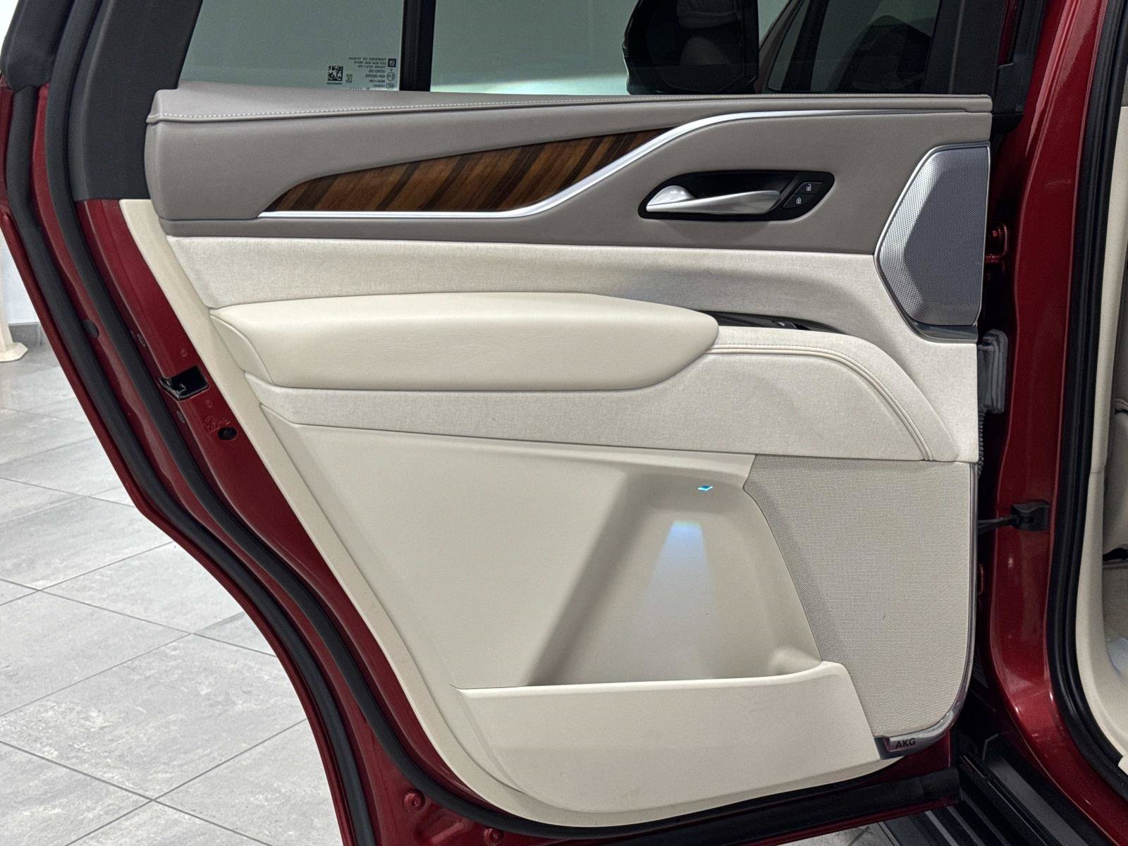 Used 2024 Cadillac Escalade Sport Platinum AWD/4WD image 4
