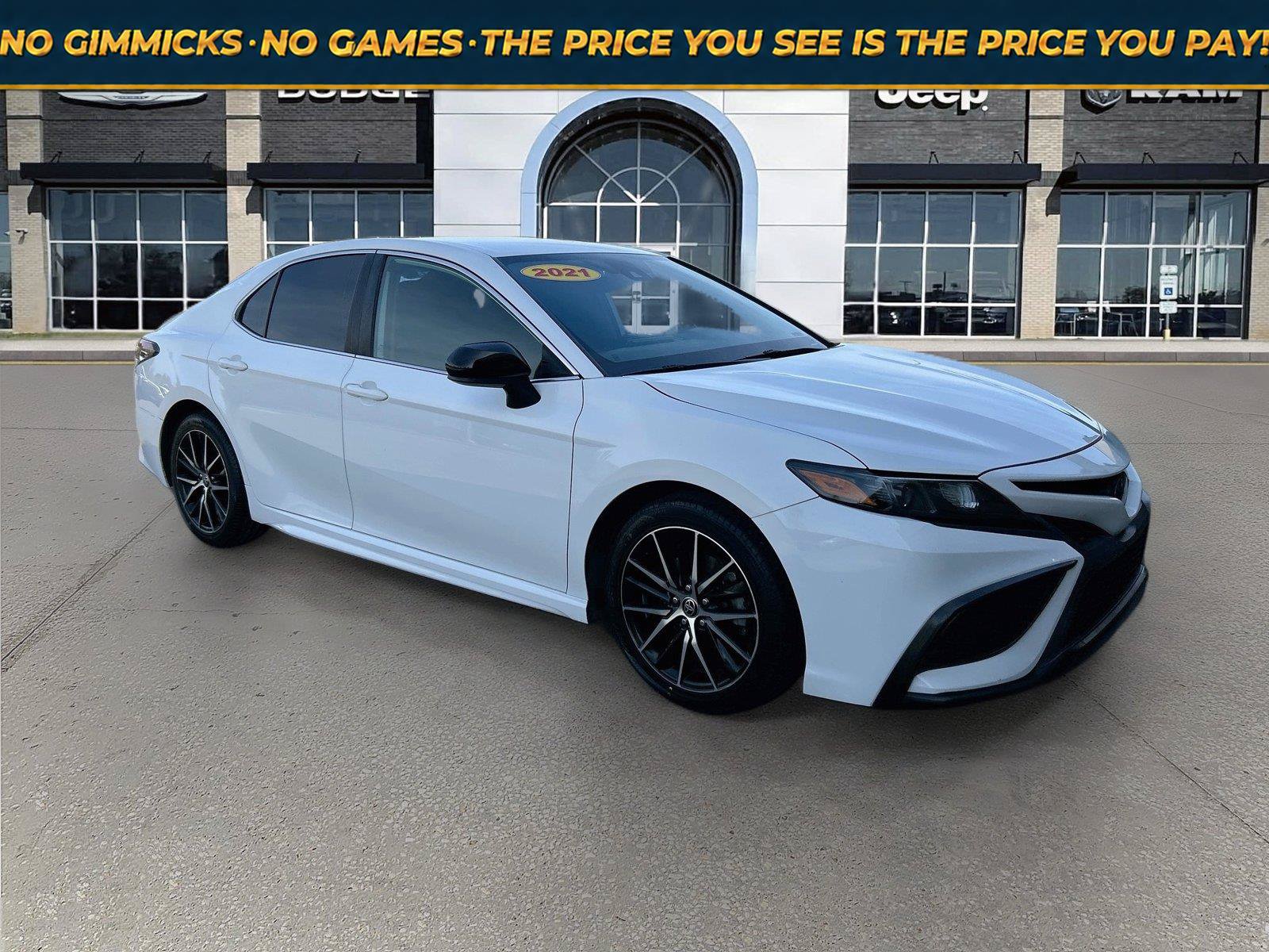 Used 2021 Toyota Camry SE w/ Carpet Mat Package (TMS)