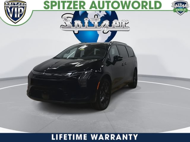 New 2027 Chrysler Pacifica Limited w/ S Appearance Package AWD/4WD image 4