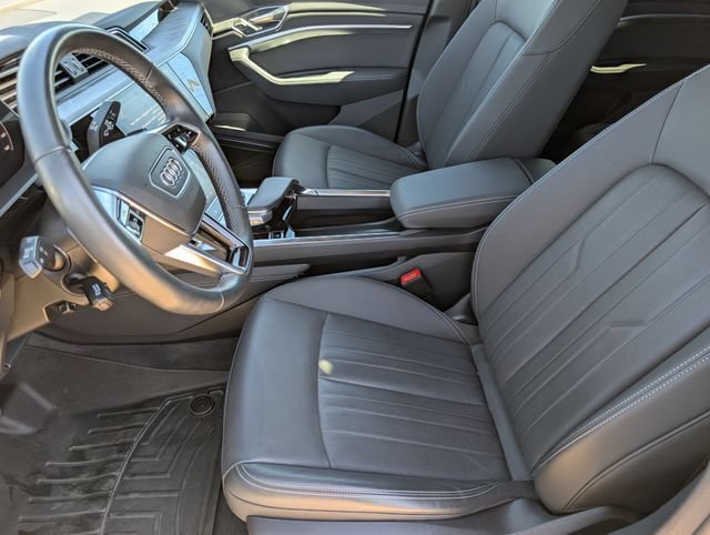 Used 2023 Audi e-tron Premium Plus AWD/4WD image 16