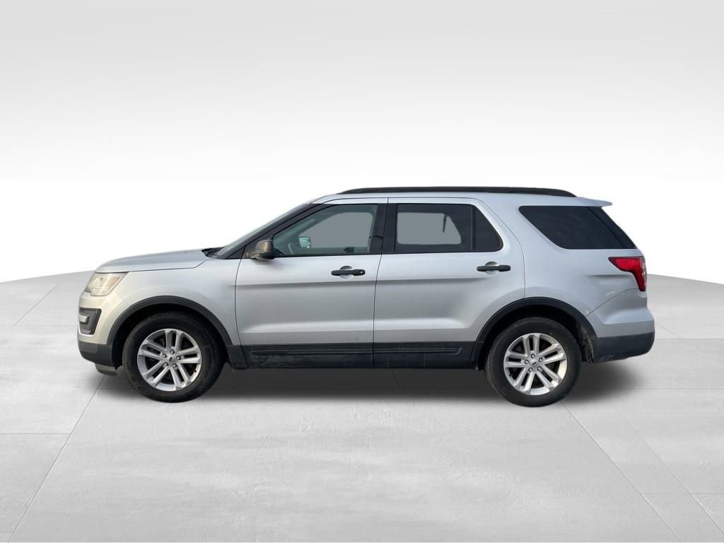 Used 2017 Ford Explorer FWD image 2