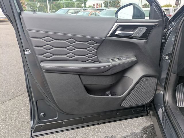 New 2025 Mitsubishi Outlander SEL FWD image 12
