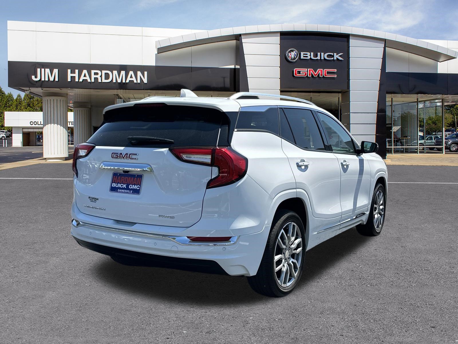 Used 2023 GMC Terrain Denali w/ Denali Premium Package image 7
