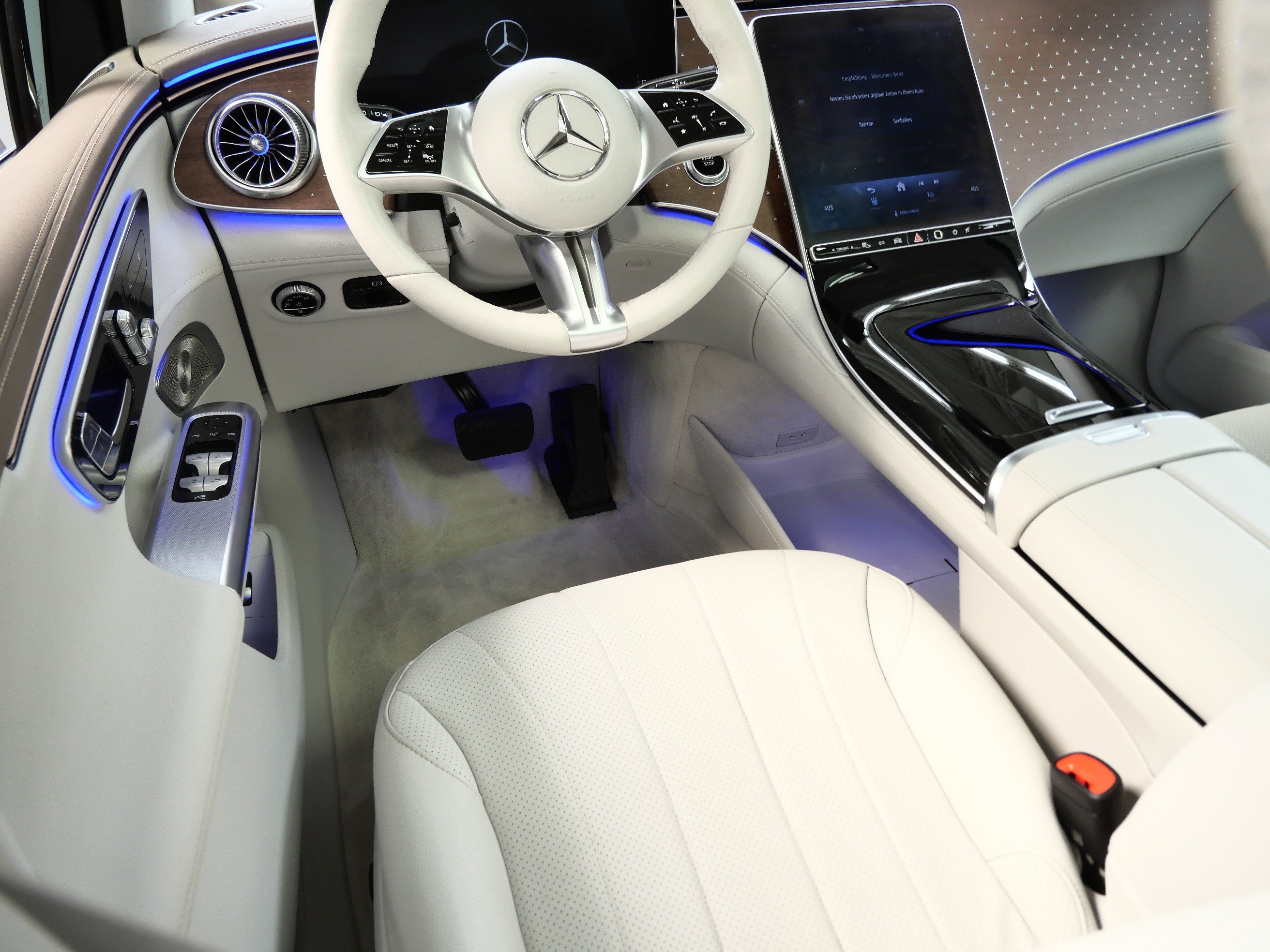 Certified 2023 Mercedes-Benz EQE 350+ 4MATIC SUV w/ Exclusive Trim Package image 2