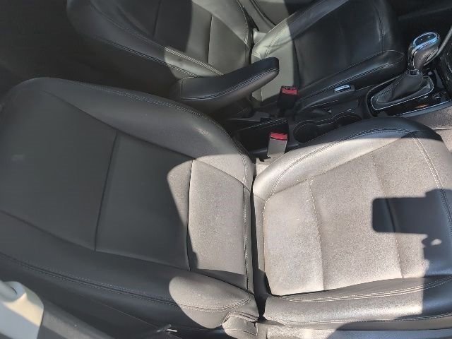 Used 2019 Buick Encore Essence image 12