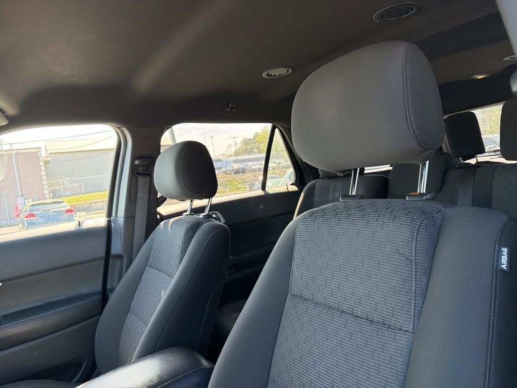 Used 2015 Ford Explorer XLT image 9