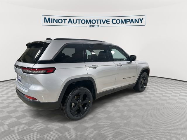 New 2026 Jeep Grand Cherokee Limited w/ Limited Altitude Package image 8