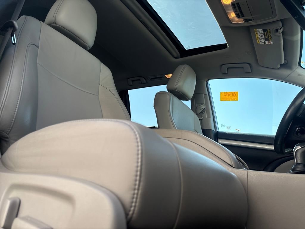 Used 2019 Toyota Highlander XLE image 28