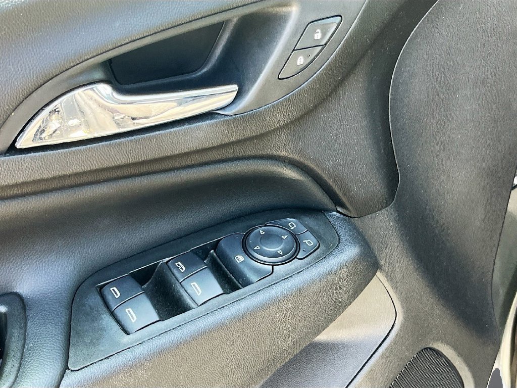 Used 2021 Chevrolet Equinox LT FWD image 17