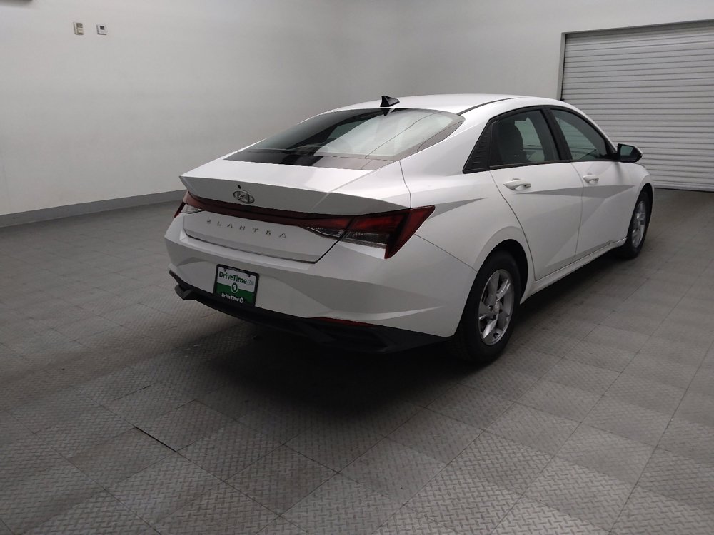 Used 2021 Hyundai Elantra SE image 9