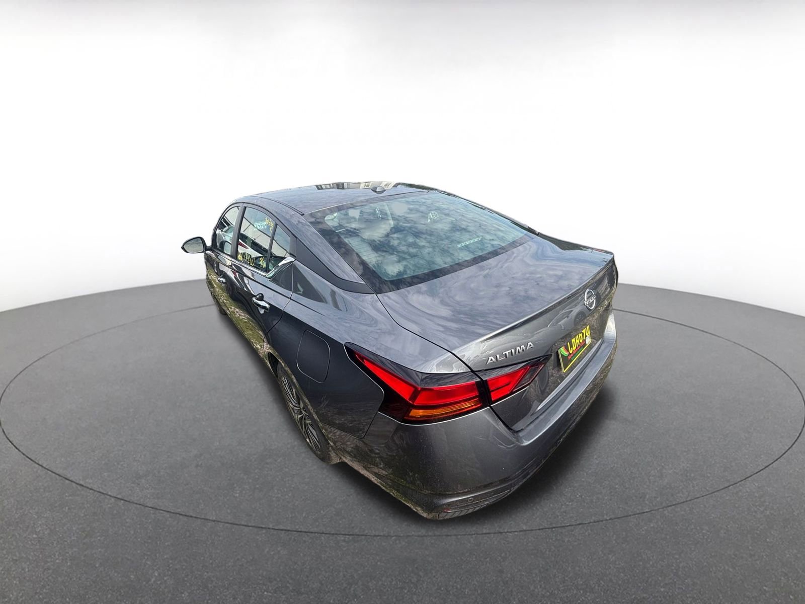 Used 2025 Nissan Altima 2.5 SV FWD image 5