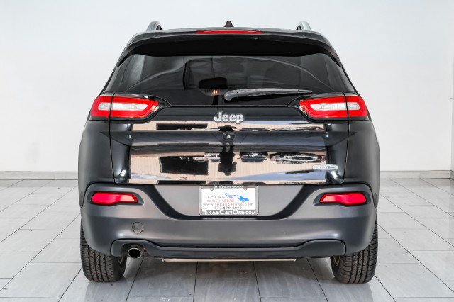 Used 2018 Jeep Cherokee Latitude FWD image 7