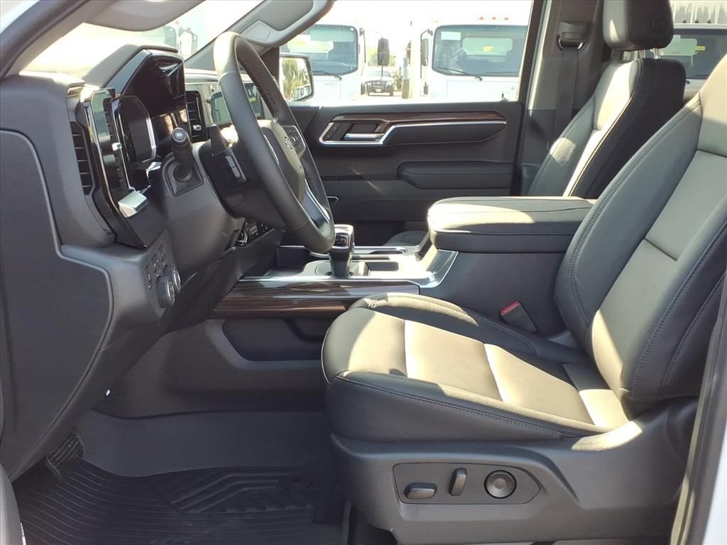New 2026 Chevrolet Silverado 1500 RST w/ Safety Package AWD/4WD image 17