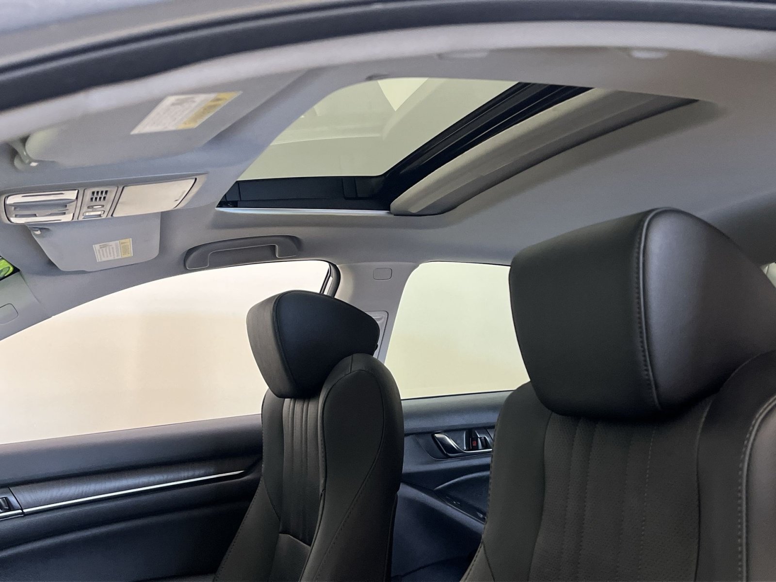 Used 2020 Honda Accord Touring image 23