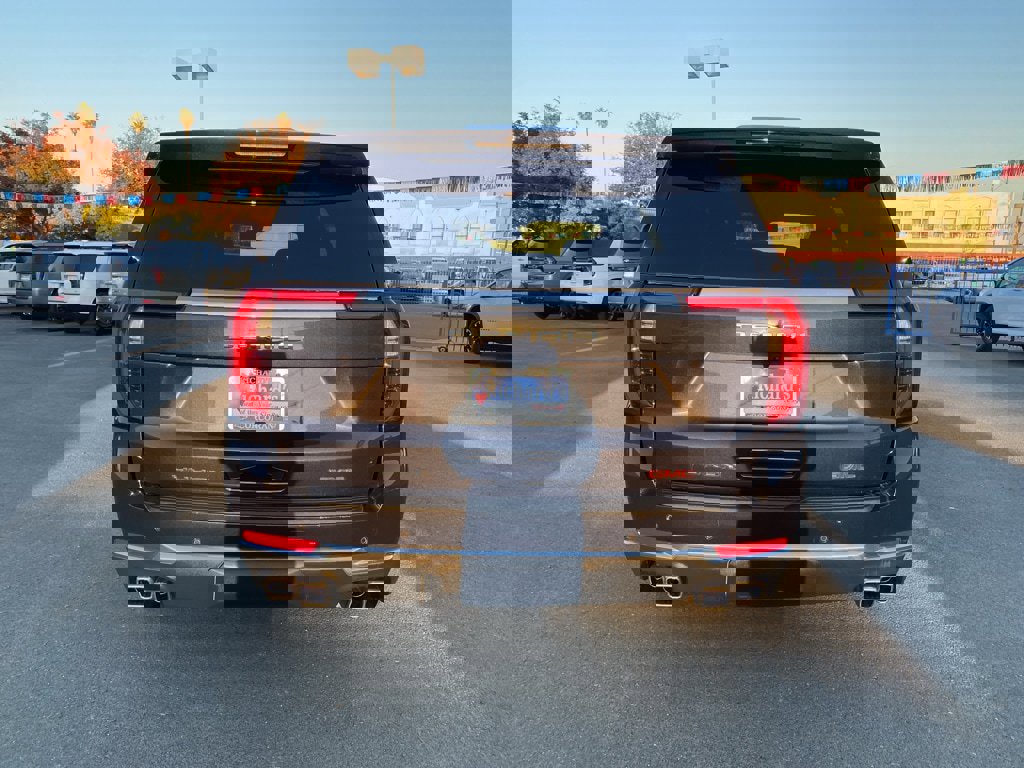 Used 2025 GMC Yukon Denali image 10