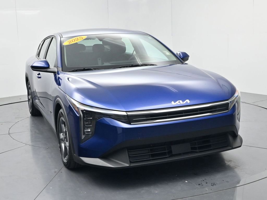 Certified 2025 Kia K4 FWD image 2