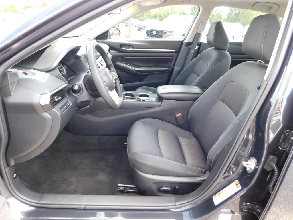 Used 2022 Nissan Altima 2.5 SV AWD/4WD image 12