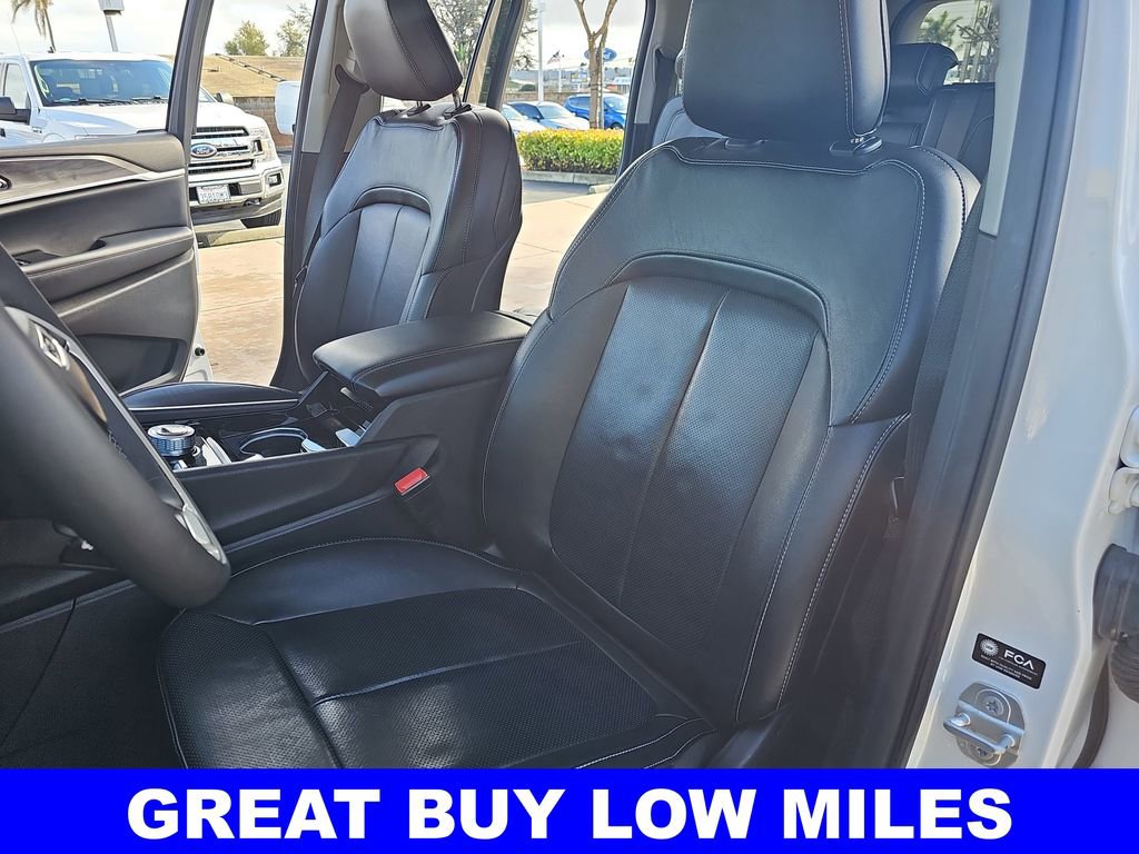 Used 2023 Jeep Grand Cherokee Limited w/ Luxury Tech Group II image 15