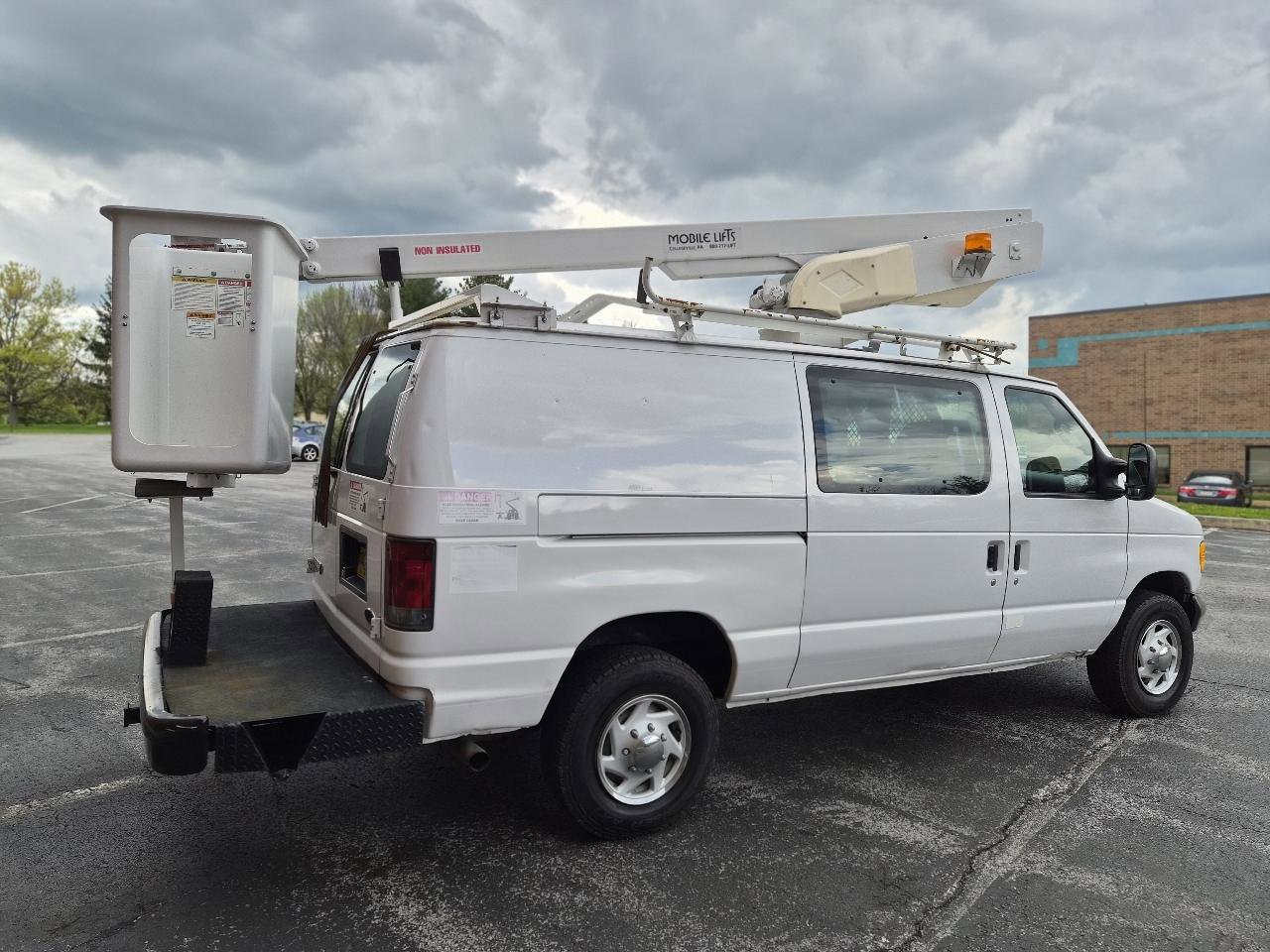 Used 2007 Ford E-350 and Econoline 350 Super Duty RWD image 5