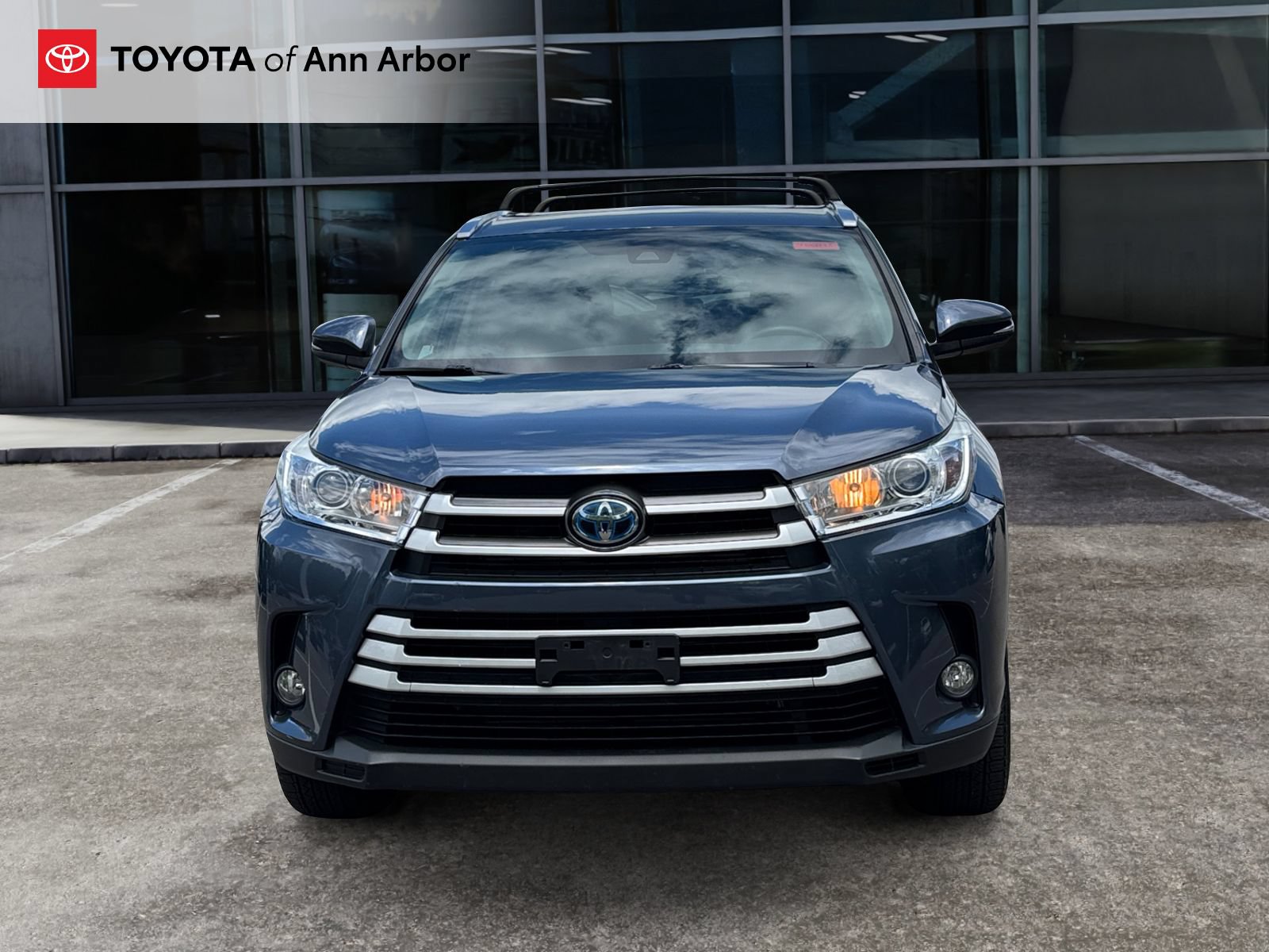 Used 2019 Toyota Highlander XLE AWD/4WD image 14