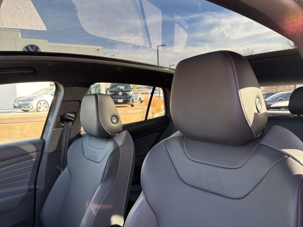 Certified 2023 Volkswagen ID.4 Pro S Plus image 21