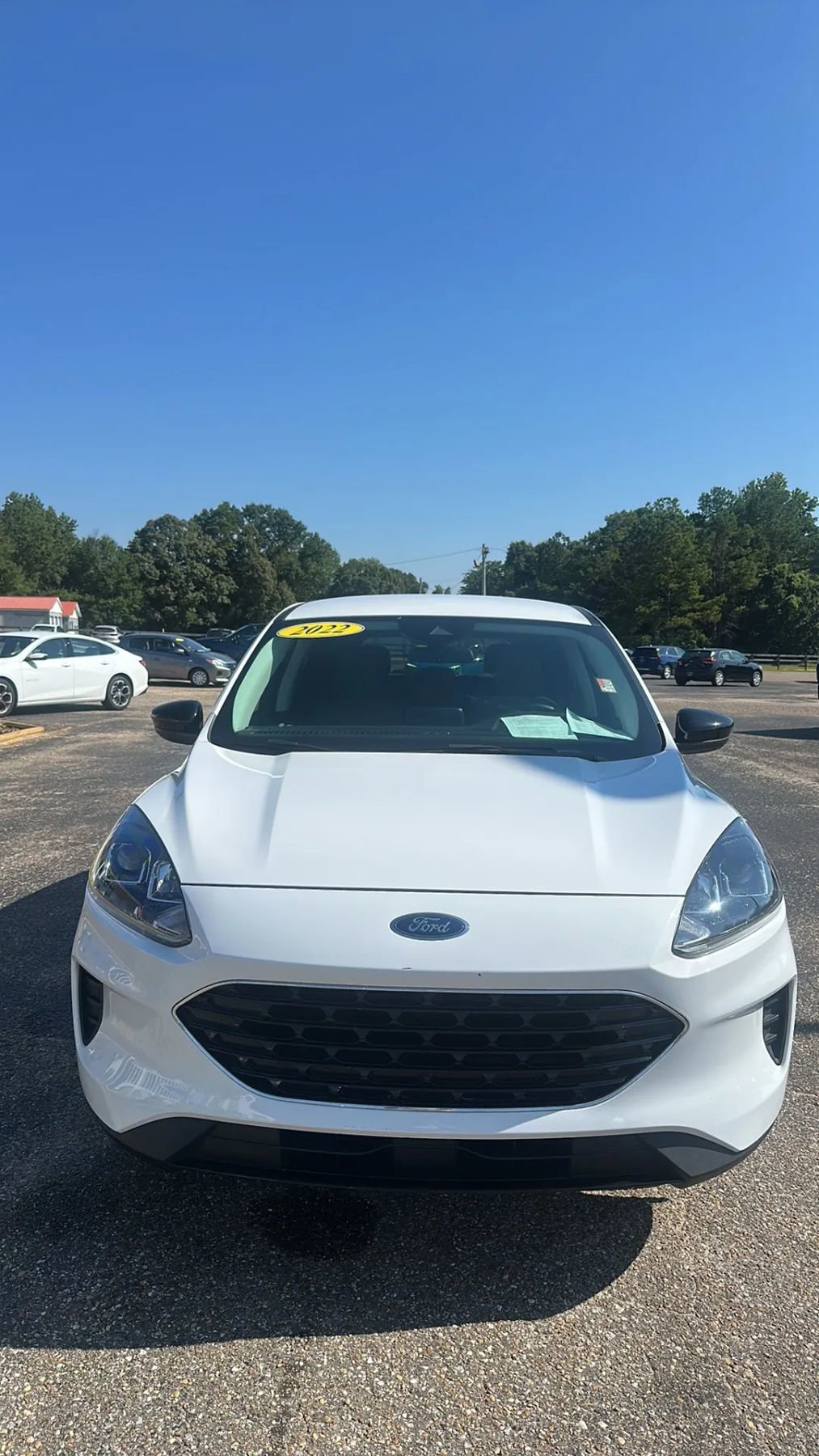 Used 2022 Ford Escape SE w/ SE Sport Appearance Package FWD image 2