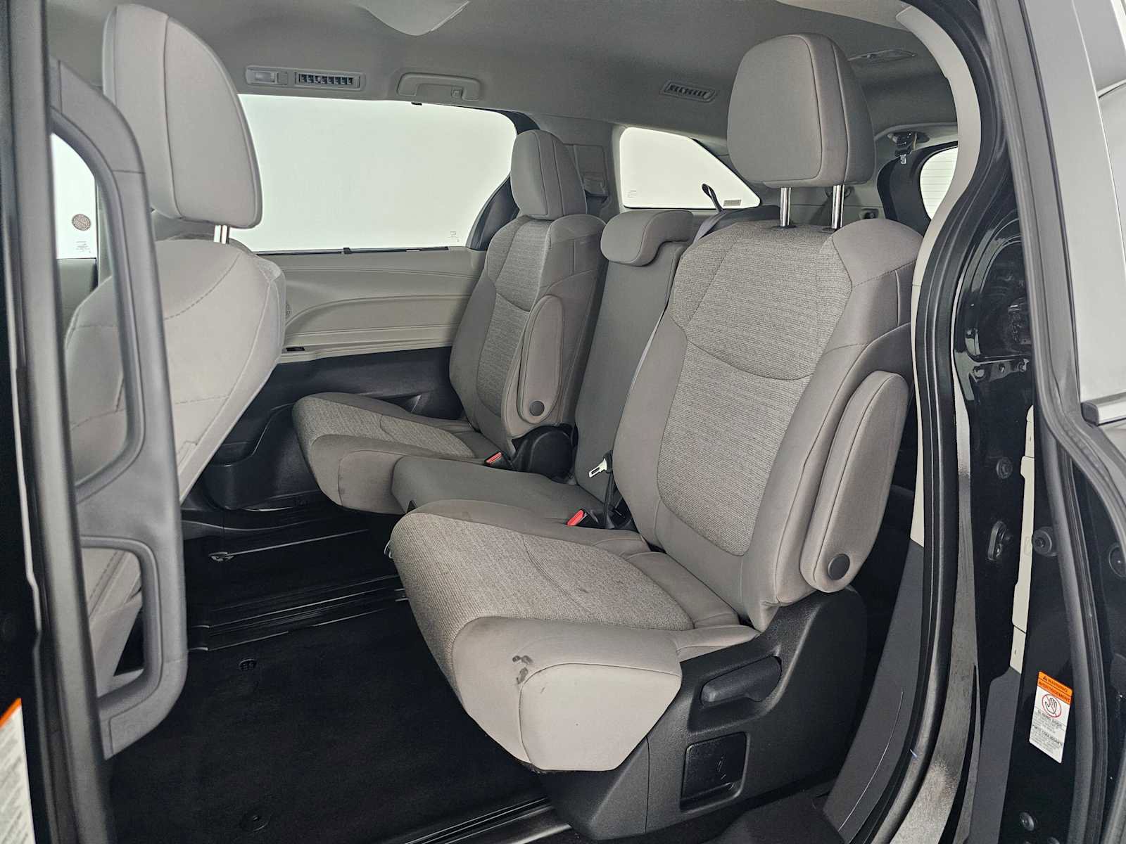 Used 2024 Toyota Sienna LE image 18