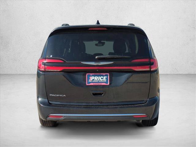 Used 2022 Chrysler Pacifica Touring-L FWD image 7