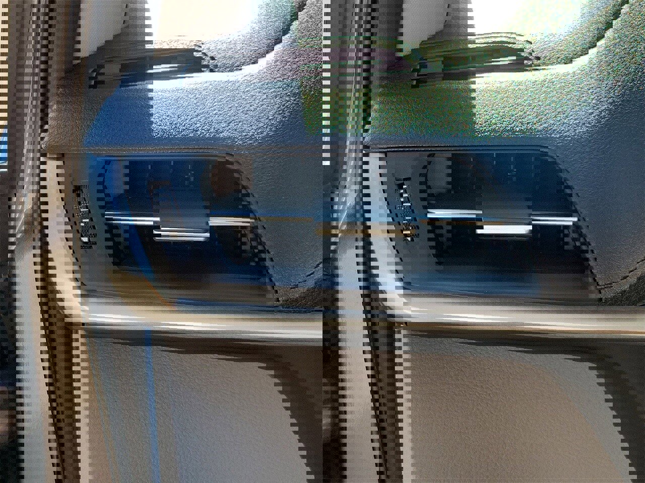 Used 2024 Toyota Sienna XLE image 34